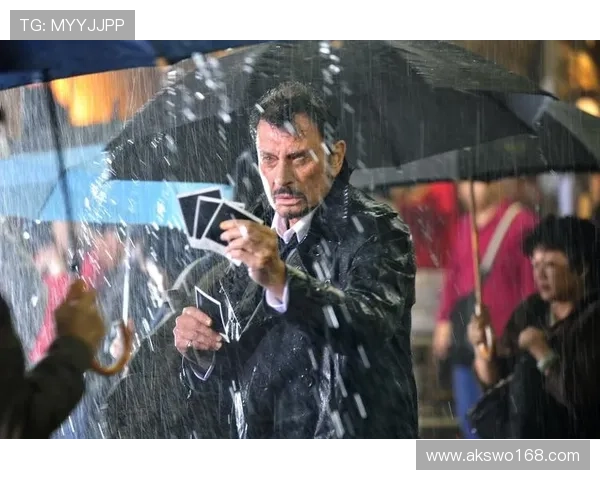 永恒的摇滚传奇：约翰尼·哈里戴，法国的“披头士”与不羁的灵魂